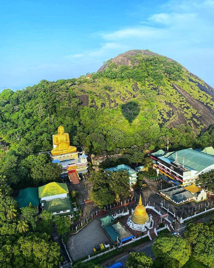 Discover Dambulla Cave Temple